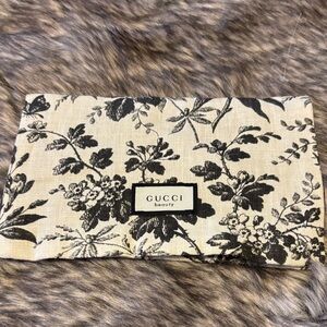 Gucci Floral Canvas Cosmetic Pouch in Black and Cream